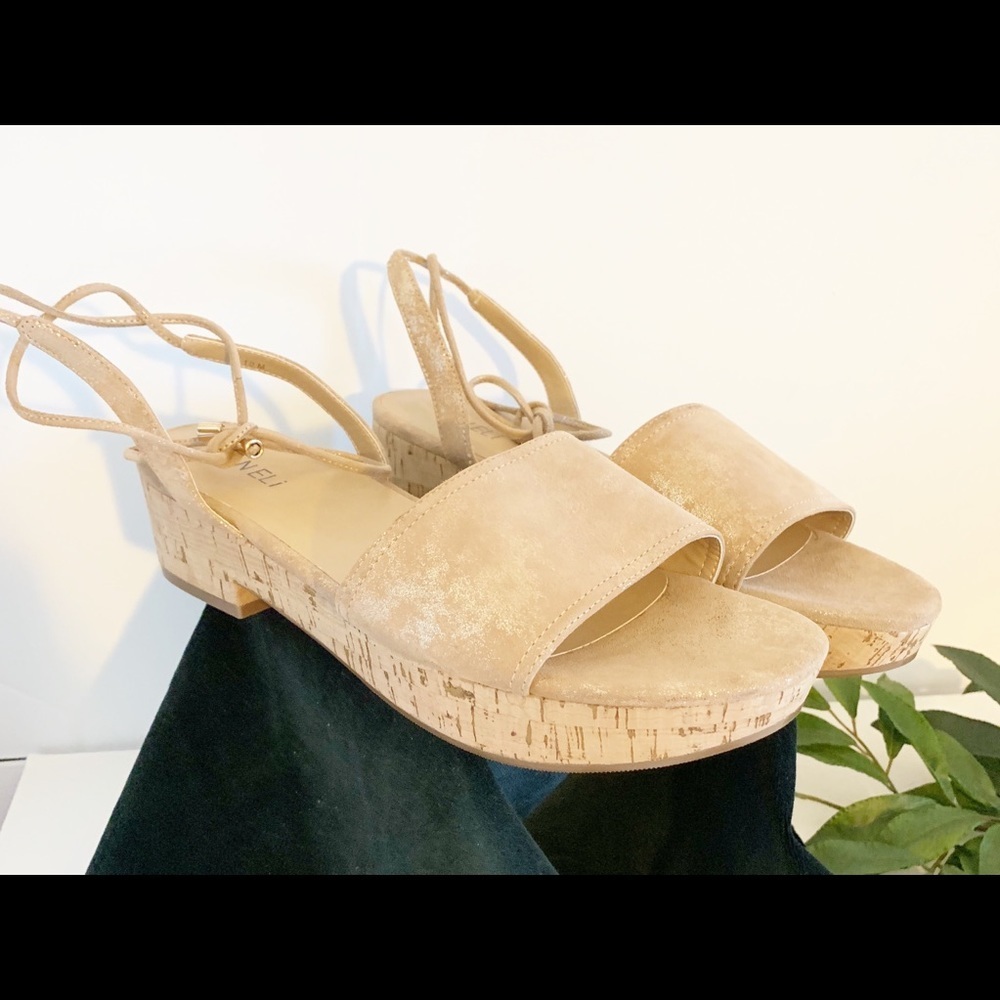 Vaneli Women’s Sandals Shoes! Size 10m!